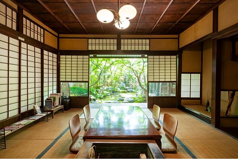 京都 ゲストハウス 鯉屋 お庭